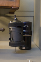 Machine à calculer universelle de poche "Curta", 1953