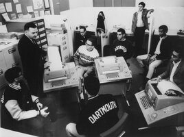 John Kemeny enseignant le BASIC aux étudiants de Dartmouth