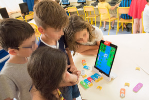 Comme avec Scratch, on assemble les instructions, mais sous forme tangible.