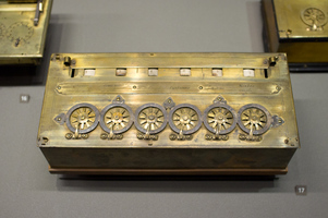 Machine à calculer de Blaise Pascal à 6 chiffres sans sous ni deniers, 1642 (…)